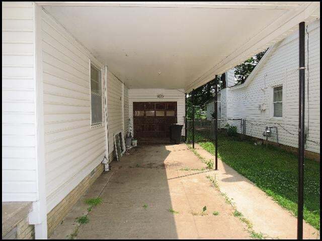 Building Photo - 5212 Lynch Dr