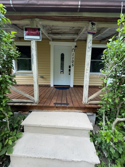Building Photo - 1105 Rockway St