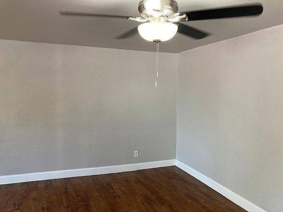 Building Photo - 616 E Gandy St