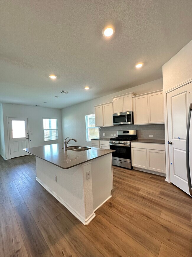 Building Photo - 112 Golden Grove Pky