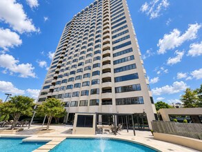Building Photo - 3030 McKinney Ave