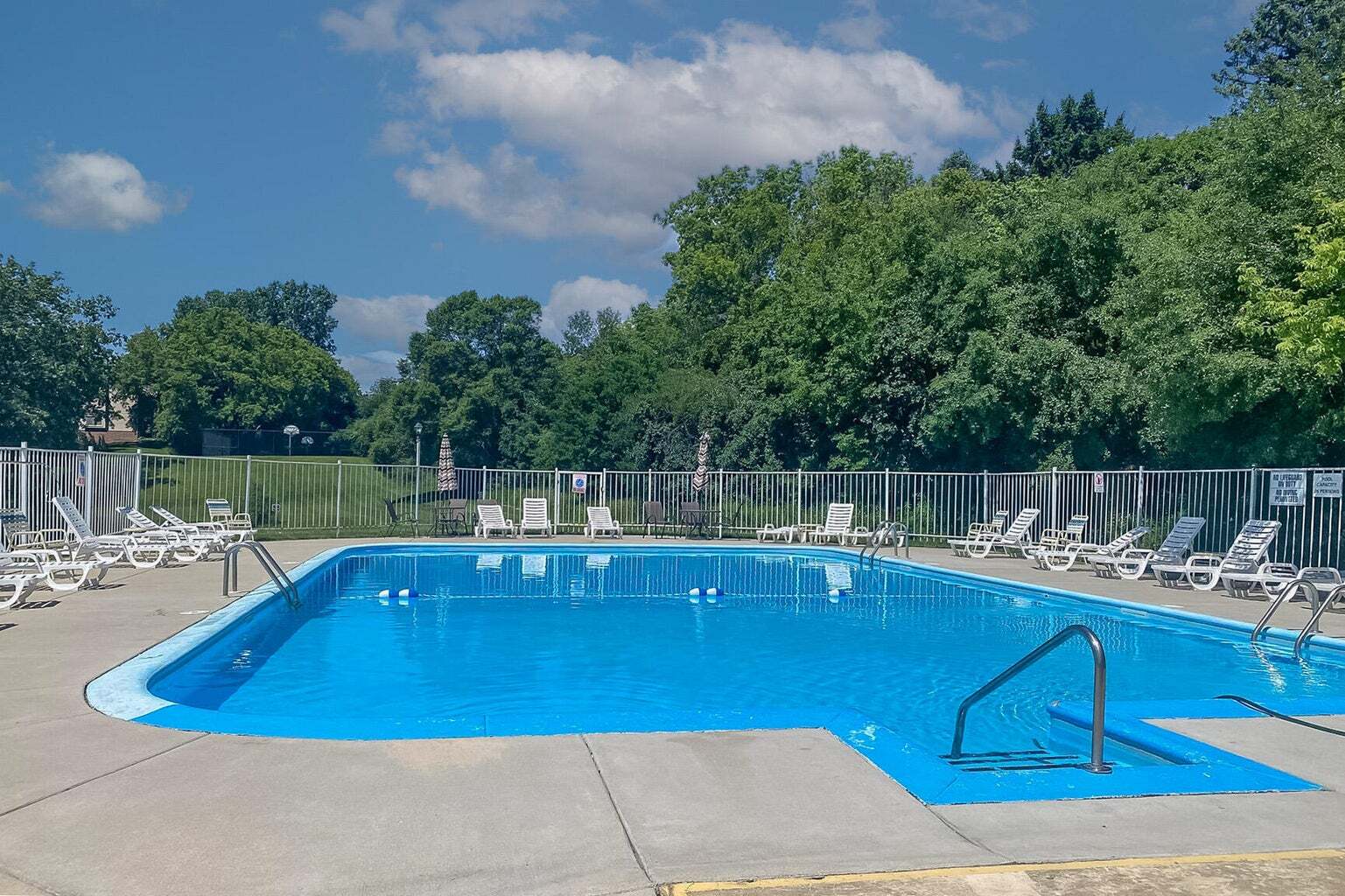 Building Photo - 530 Windstone Dr