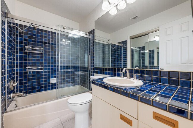 Building Photo - 4306 Bonnell Vista Cove