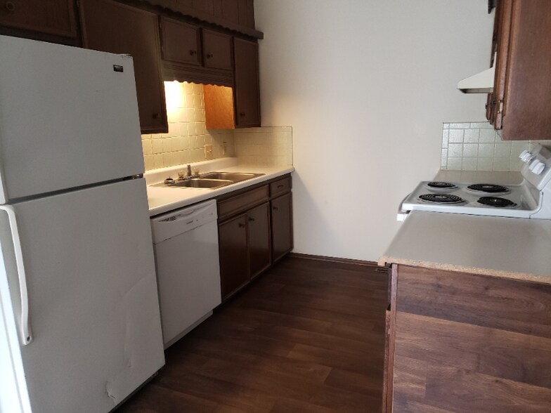 Building Photo - 3117 S Pinecrest St