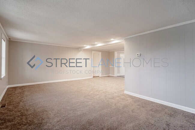 Building Photo - Charming 4 Bedroom in Campobello!