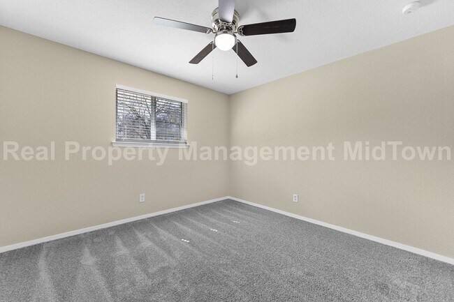 Building Photo - 2801 Plaza St