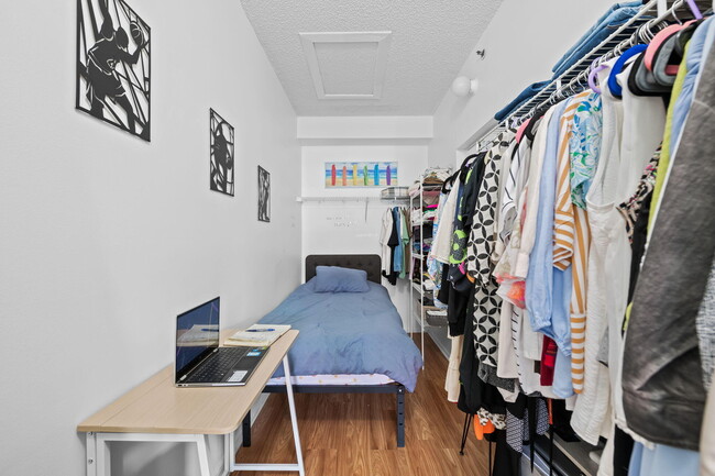 Building Photo - 3225 NE 184th St