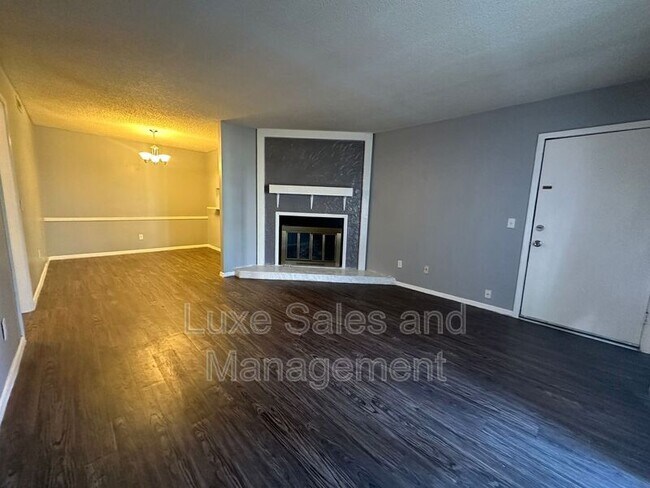 Building Photo - 6034 NW Expressway