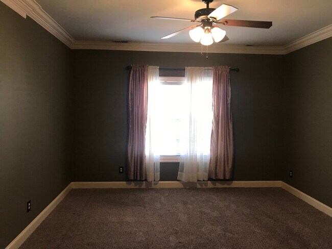 Building Photo - 113 Commonwealth Ct