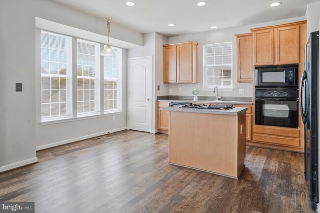 Building Photo - 20460 Charter Oak Dr