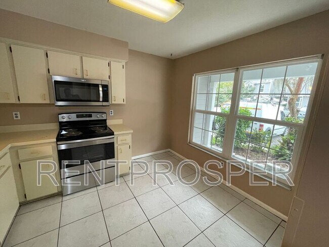 Building Photo - 4435 Brook Hollow Cir