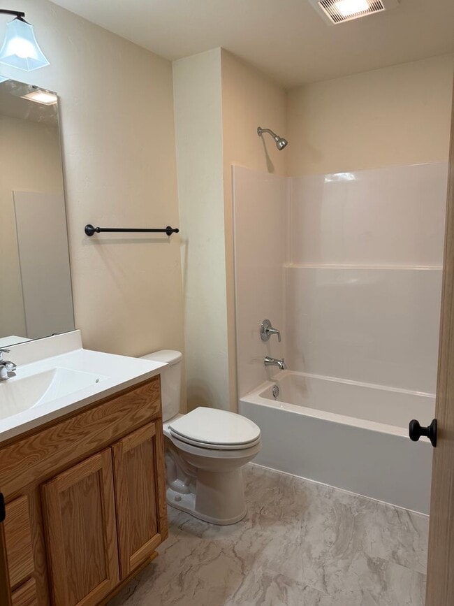 Building Photo - 543