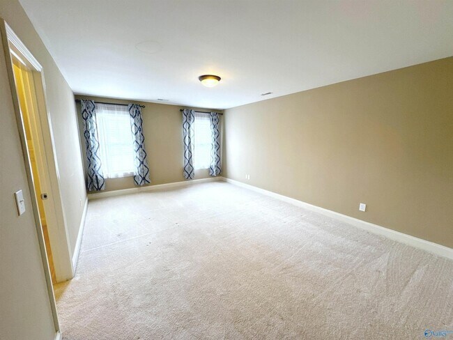 Building Photo - 126 Windridge Way SW