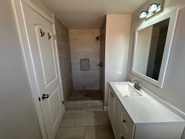 Building Photo - Rare Upgraded 3 Bedroom Home in Bonsall