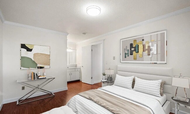 Building Photo - Welcome to this serene, generous unit in t...