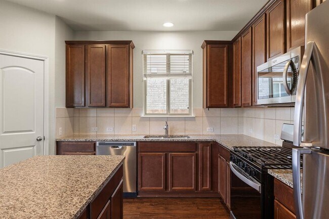 Building Photo - 11801 Jackson Fls Wy