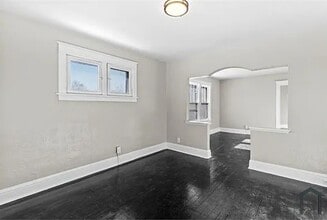 Building Photo - 5415 Hamilton Ave