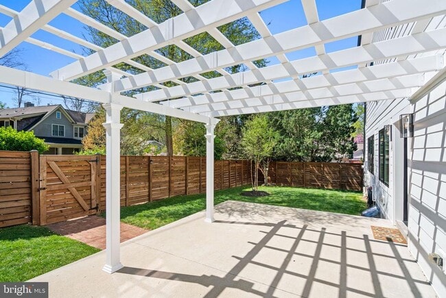 Building Photo - 6202 Massachusetts Ave