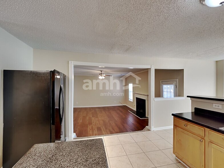 Building Photo - 3555 Spring Mesa Dr