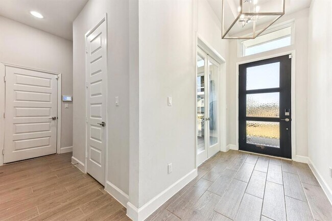 Building Photo - 163 Kellogg Ln