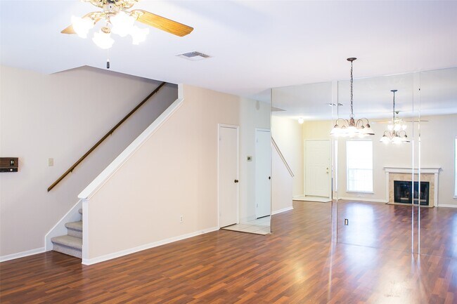Building Photo - 3098 Holly Hall St