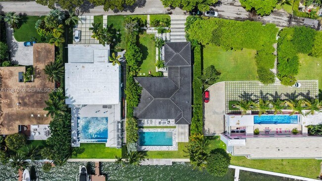 Building Photo - 9301 N Bayshore Dr