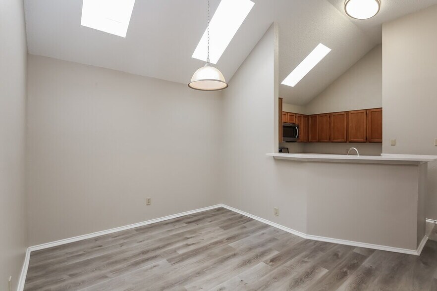 Building Photo - 6609 Wildhaven Dr