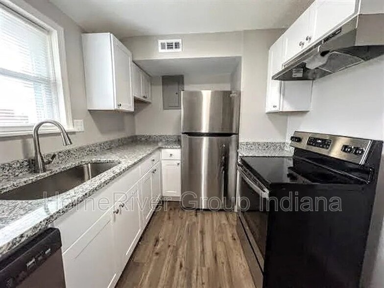 Building Photo - 226 Clay St