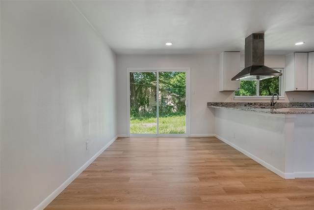 Building Photo - 1421 S Scullin Ave
