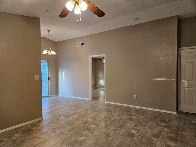 Building Photo - 12357 Tierra Inca Dr
