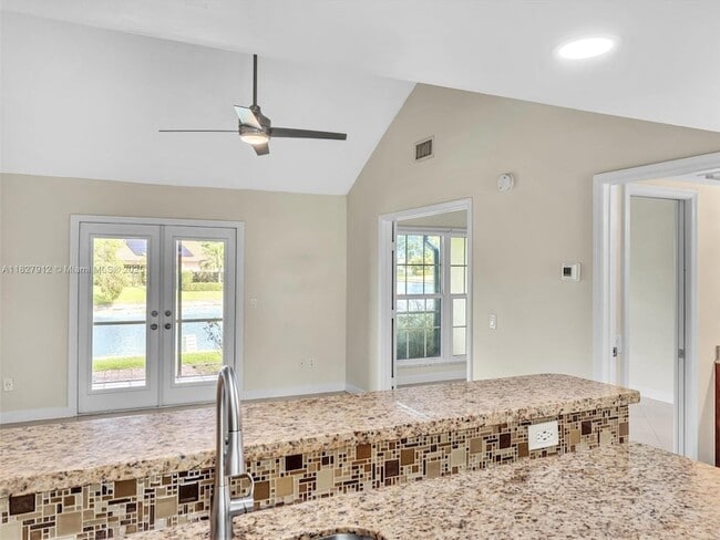 Building Photo - 10323 Hidden Springs Ct