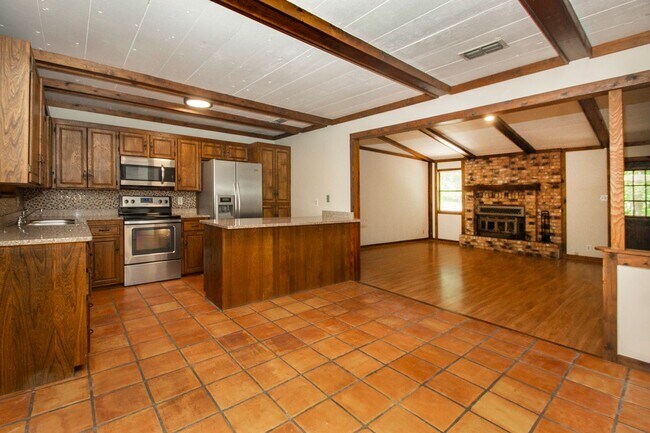 Building Photo - House for Lease in Denison Area - 3/2/2
