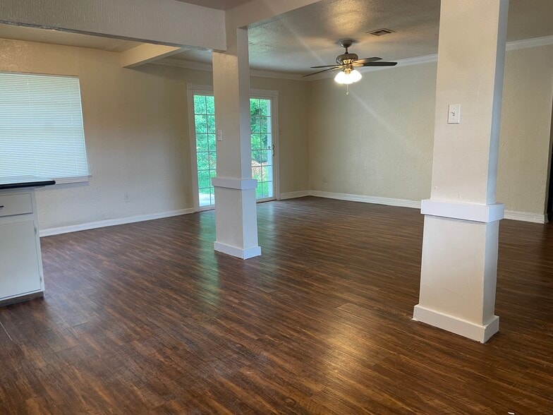 Building Photo - 4514 Sage Cir