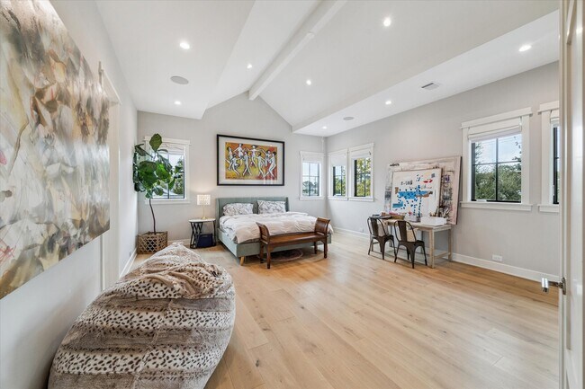 Building Photo - 1136 Woodland St