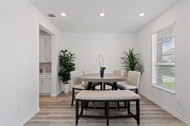 Building Photo - 708 Leeward Pass