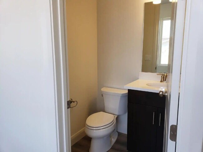 Building Photo - “St. George, Aspen Estates: 5 spacious bed...