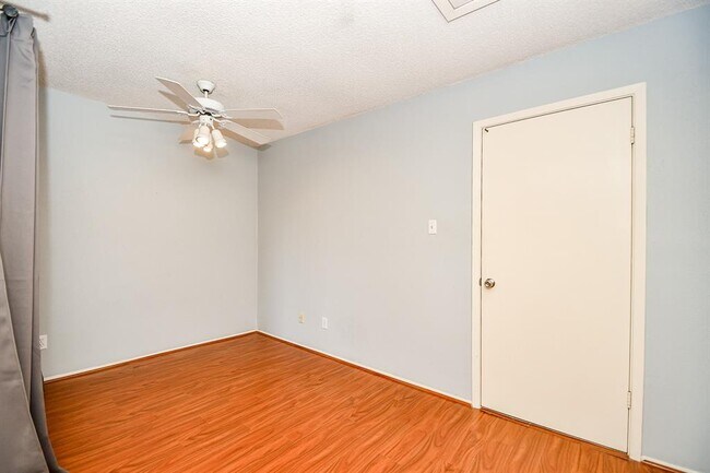 Building Photo - 3200 S Gessner Rd