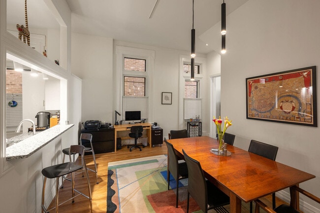 Building Photo - 225 Riverside Dr