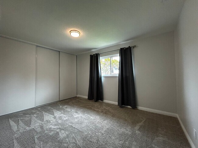 Building Photo - Beautifully Remodeled 3-Bedroom Home for Lease in a Highly Desirable Neighborhood