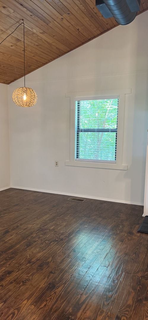 Building Photo - Cabin