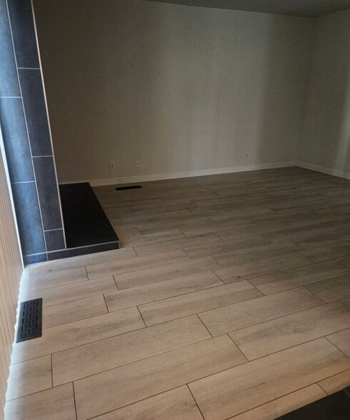 Building Photo - 8711 Mountain Blvd