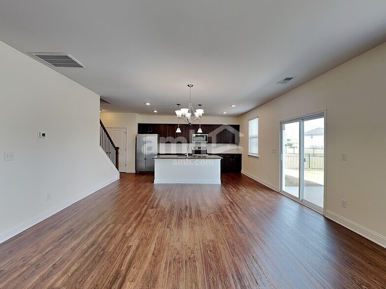Building Photo - 145 Twin River Dr