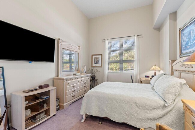 Building Photo - 403 S Sapodilla Ave