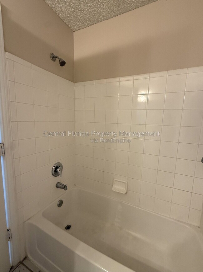Building Photo - 2501 Grassy Point Dr