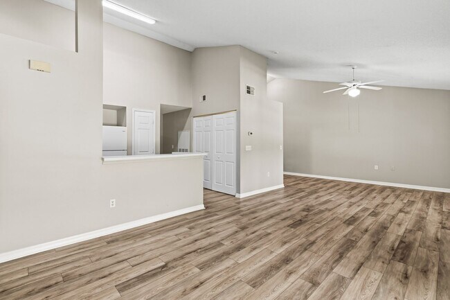Building Photo - 10000 SW 52nd Ave