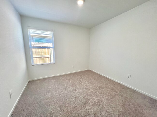 Building Photo - 3023 Mallorca Dr