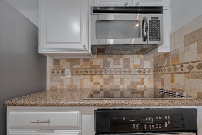 Building Photo - 10306 Jillana Kaye Dr