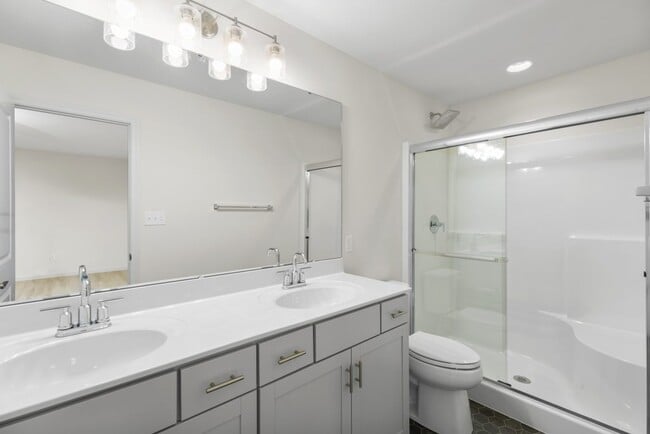 Master Bath - 2829 Hackmann Rd