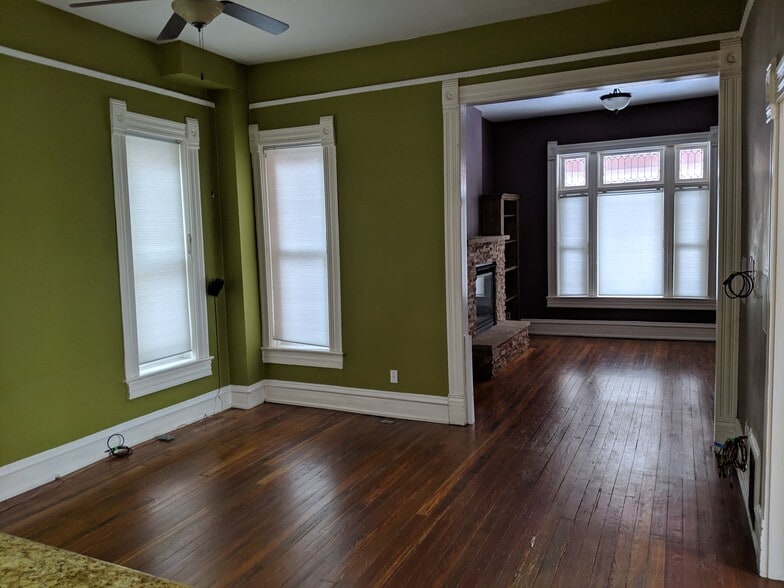 Living Room - 2860 Humboldt St
