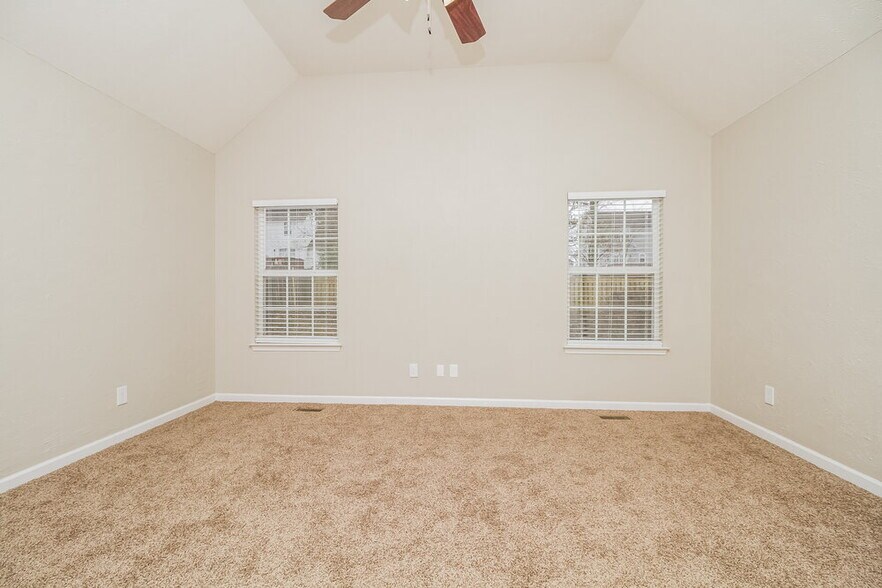 Building Photo - 7882 Rainey Dr